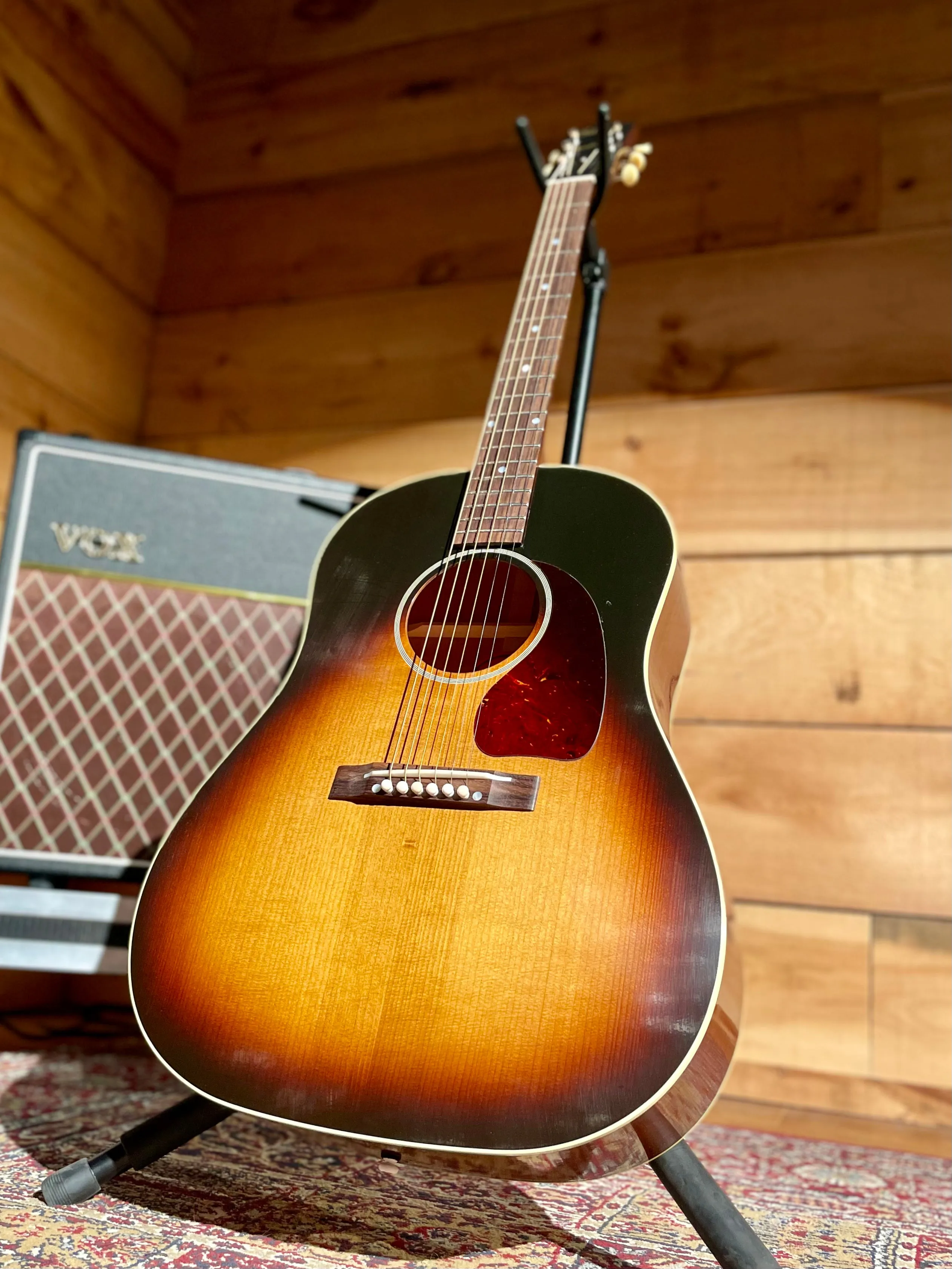 Gibson Custom Shop 1942 Banner J-45, Vintage Sunburst